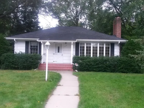 970 County Road B2 W, Roseville, MN 55113