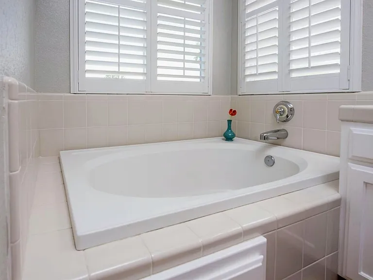 2371 Serena Ave — Photo 27