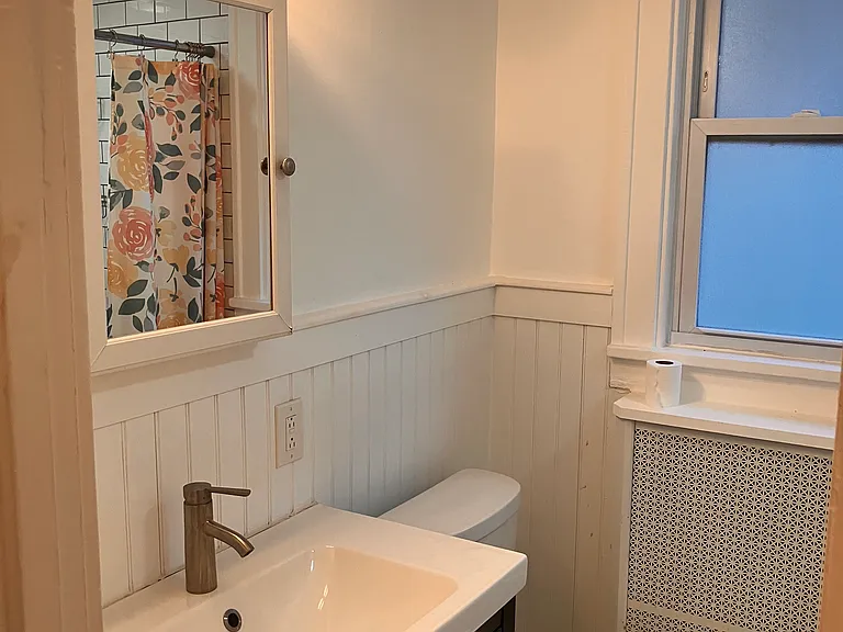 895 Mercer St #2 — Photo 8