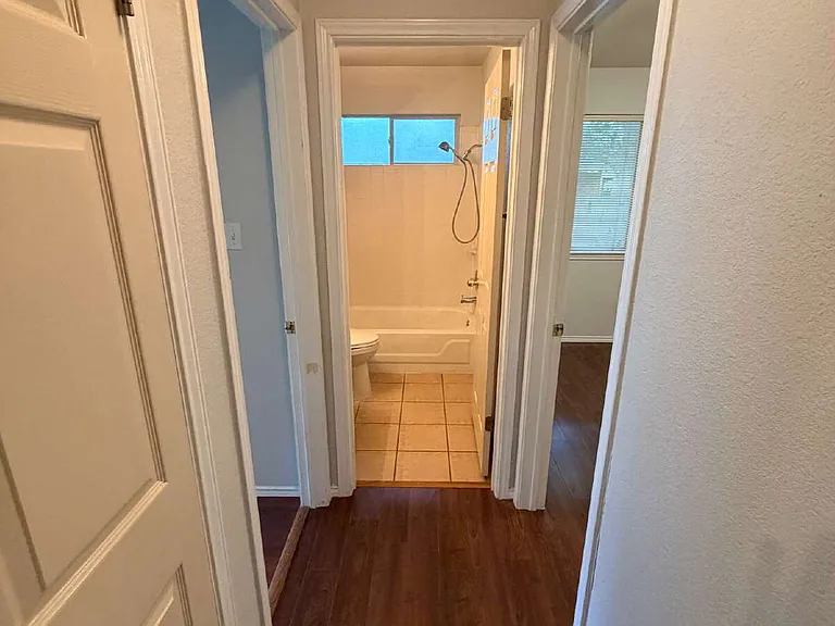 1006 Reynaldo St — Photo 4