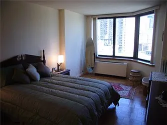 Rented by R New York