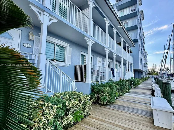 2415 NW 16th Street Rd #13, Miami, FL 33125