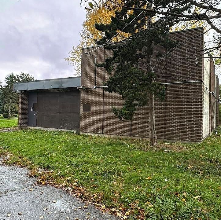 1st image of 6 Easton Pl