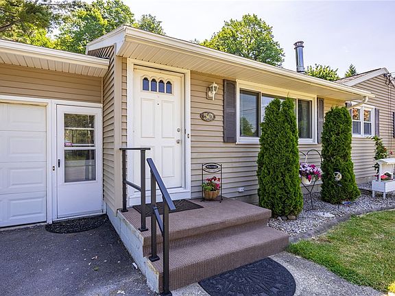 2nd image of 50 Interlaken Rd