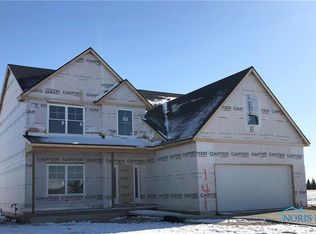 141 Avilyn Ln, Oregon, OH 43616