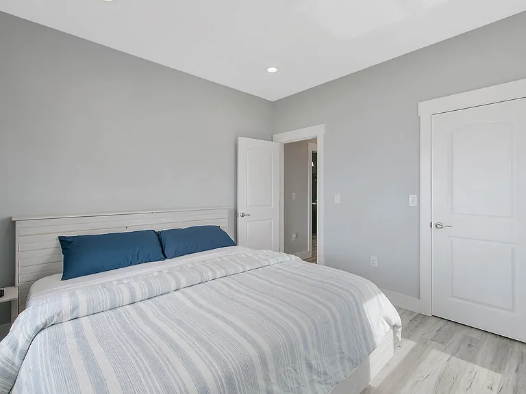 486 Beatrice Point Rd — Photo 35