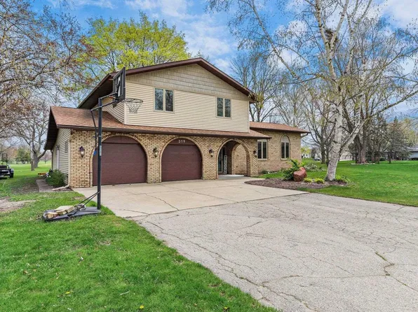 319 Fairway Drive, Columbus, WI 53925