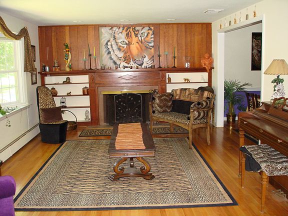 Spacious Living Room