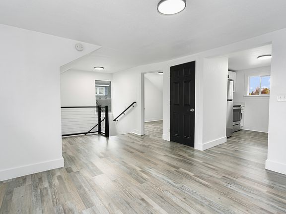 4th image of 4040 S Bell St #B