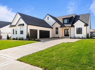 2112 SW Cascade Falls Dr, Ankeny, IA 50023