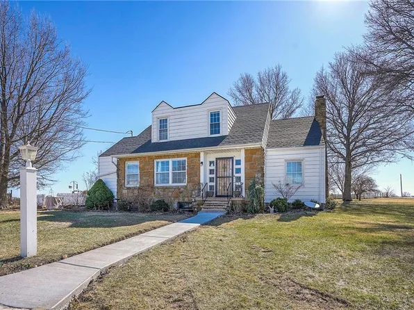 27615 Block Rd, Paola, KS 66071