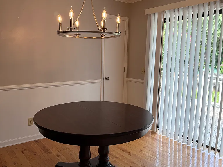 402 Skyline Dr — Photo 5