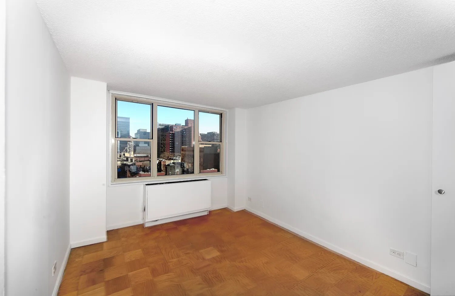 166 East 34th Street — Photo 3