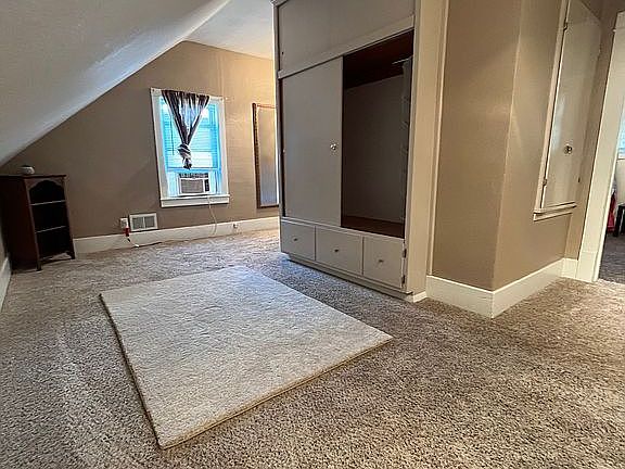 Common area upstairs 