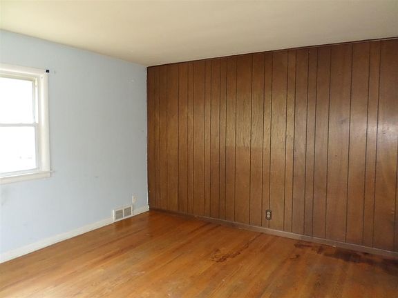 3rd image of 55313 Grandview Ave
