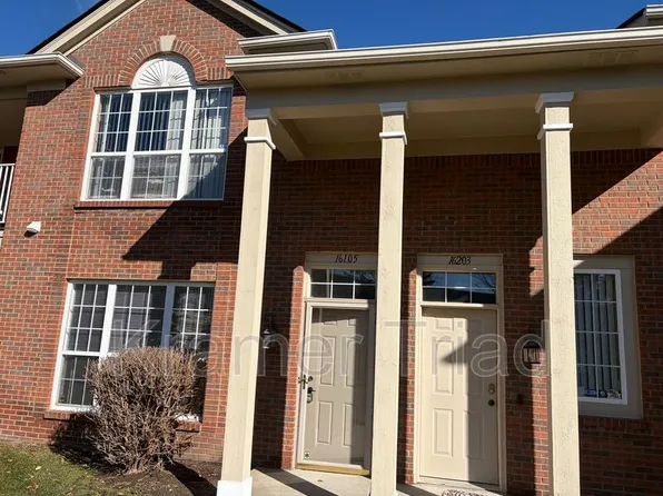 16105 Chesapeake Cir, Commerce Twp, MI 48390