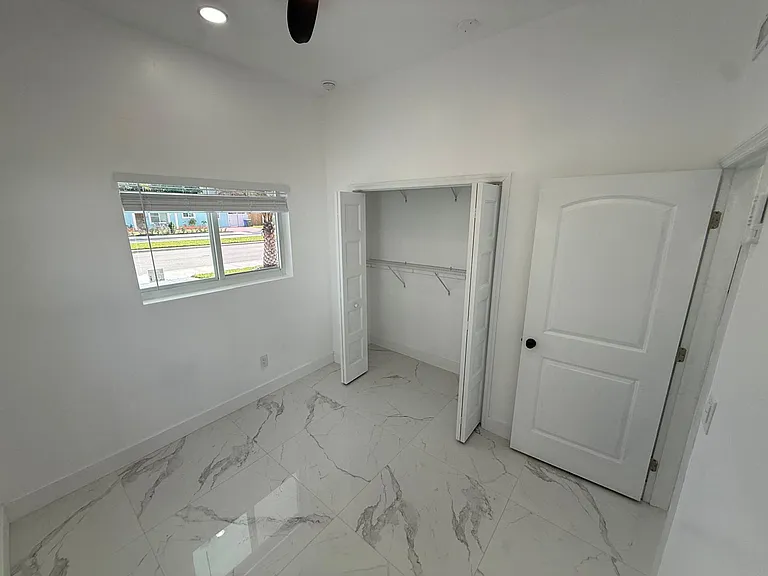 6319 Southgate Blvd — Photo 27