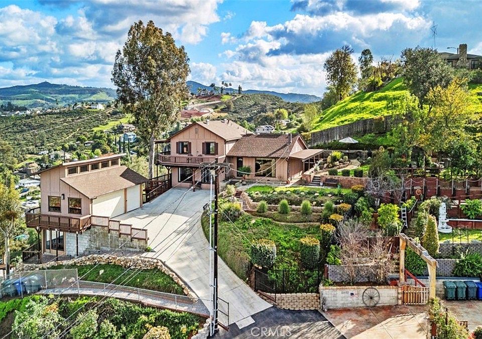 1st image of 12886 Castle Court Dr