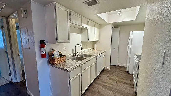 4211 E Palm Ln #202 — Photo 6