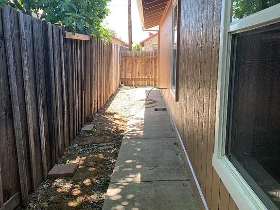 5th image of 113 2nd St