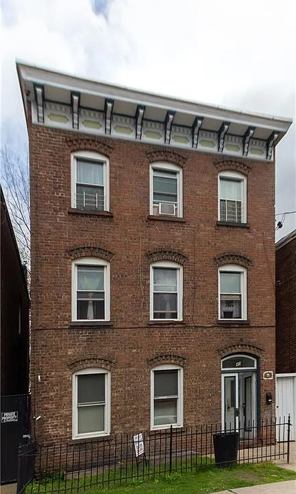 40 Carpenter Ave #2
