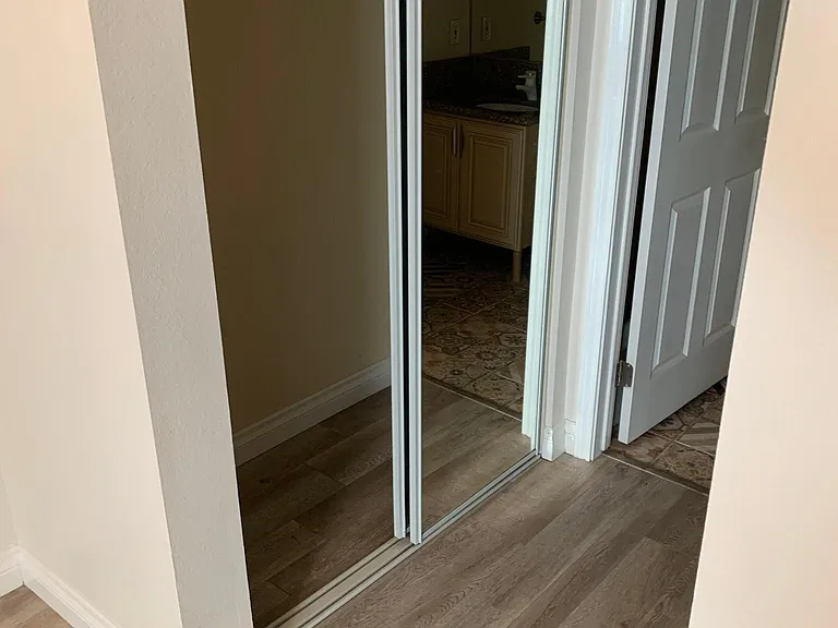 1726 Winona Blvd #201 — Photo 50