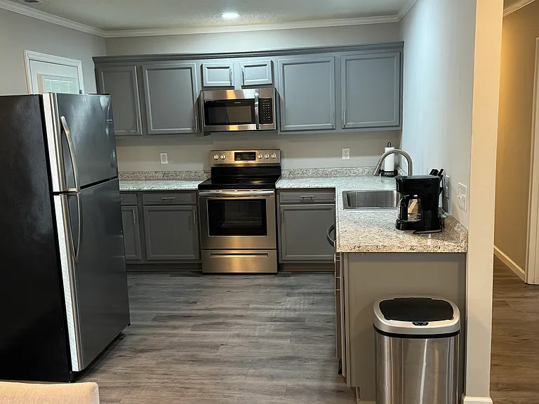 2820 Louise Dr — Photo 4