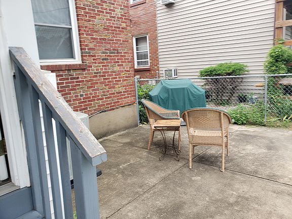 2nd image of 6209 Loran St