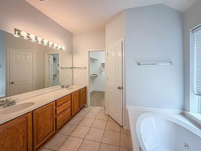 4516 Dragonfly Way — Photo 12