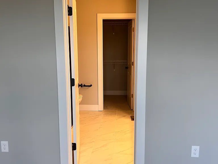 Attached Main Bathroom