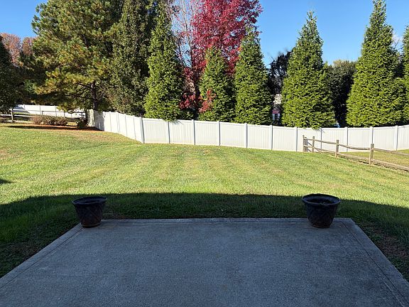 5th image of 118 Middleton Pl