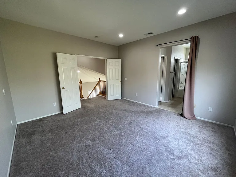 1085 Cottage Way — Photo 12