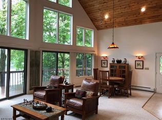 43 Croft Rd, Lake Hopatcong, NJ 07849