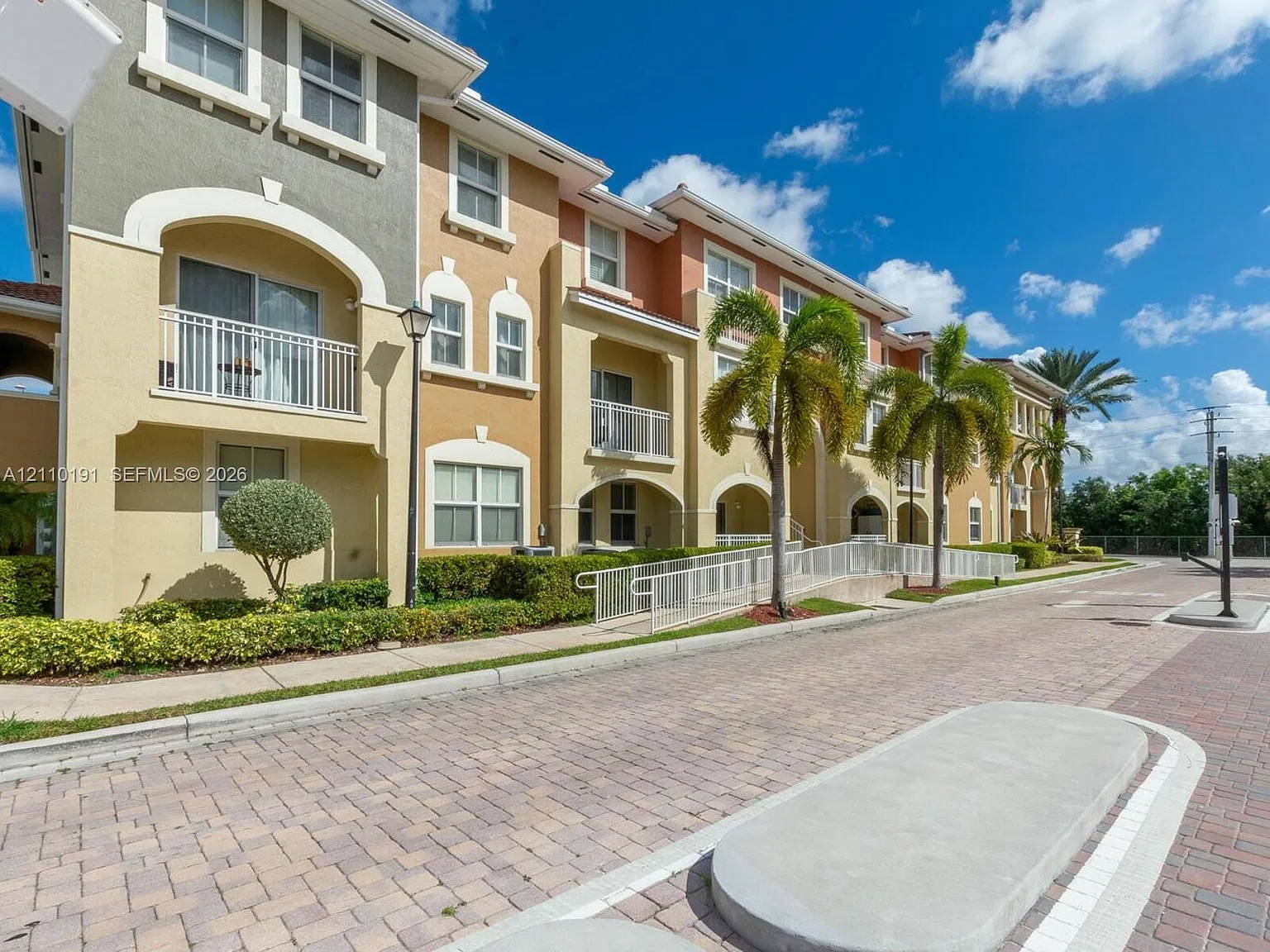 Coronado At Doral I Condo — Photo 3