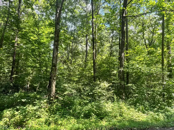 145 White Oak Way W, North Vernon, IN 47265