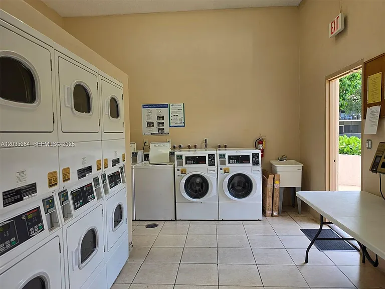 5981 Washington St #210 — Photo 33