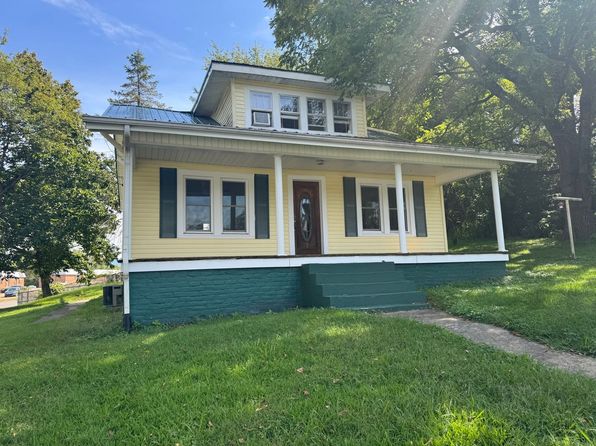 102 Village Dr