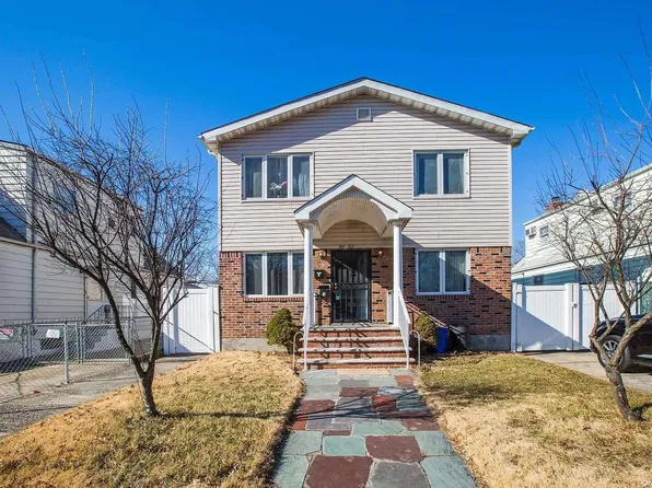 50-32 Utopia Parkway, Fresh Meadows, NY 11365