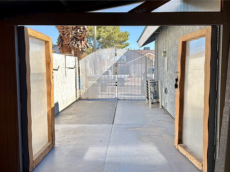 3111 Blossom Glen Dr — Photo 50