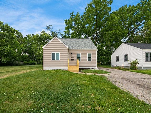 3rd image of 2320 Middlehurst Dr