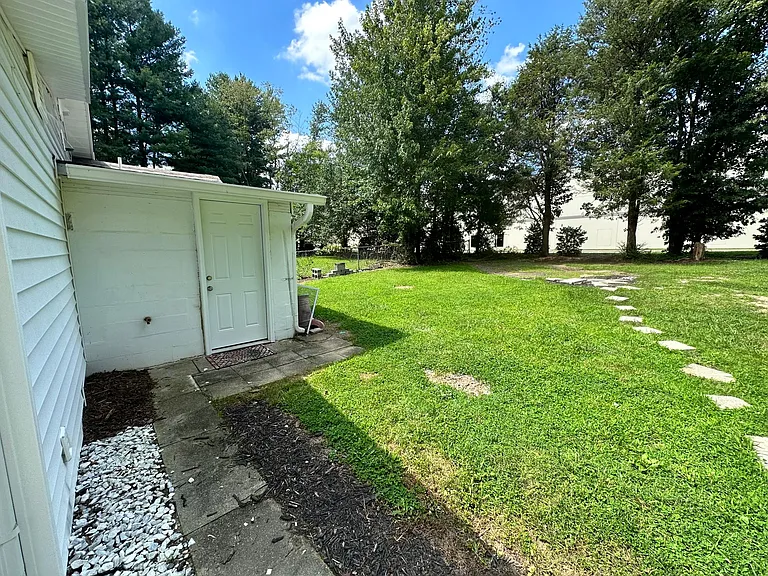 2461 W Clemmonsville Rd #B — Photo 3