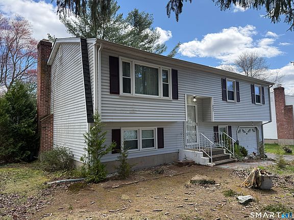 2nd image of 321 Knob Hill Road