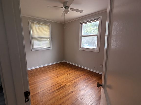 3rd image of 554 Overlook St