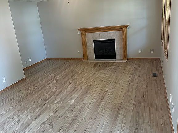 2nd image of 2041 Gunnison Dr