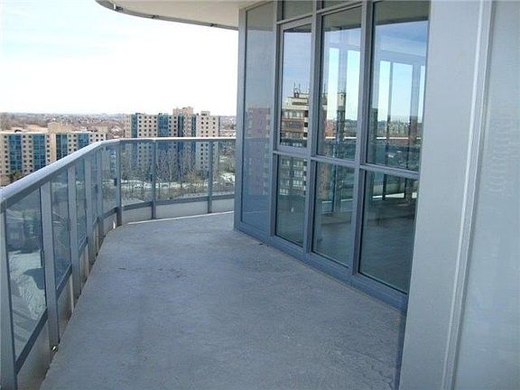 3rd image of 9471 Yonge St #1604