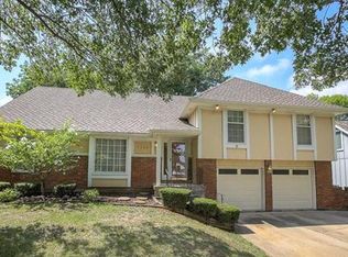7326 Earnshaw St, Shawnee, KS 66216