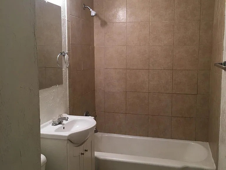 503 W Rickenbacker Dr — Photo 8