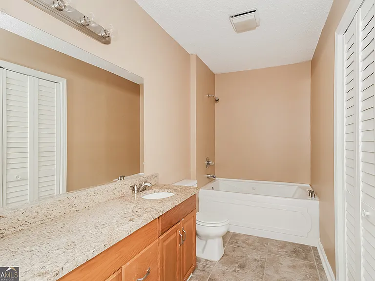 55 Jennifer Ln — Photo 9