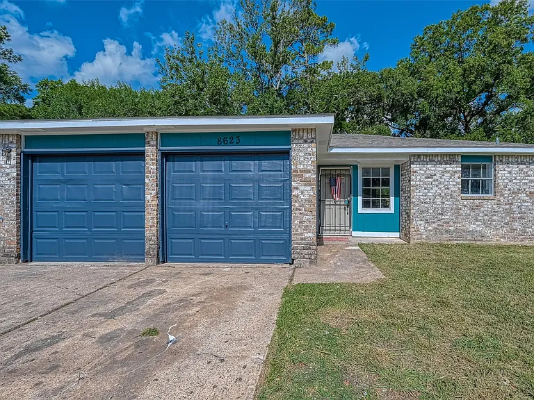 8623 Valley Forest Dr — Photo 6