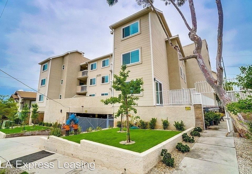 1st image of 821 Austin Ave APT 103